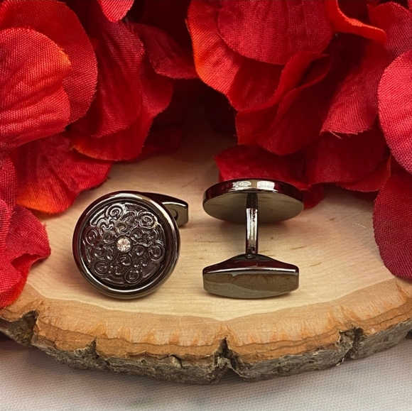 *New In Box Stunning Round Silver & Gunmetal Crystal Cufflinks* - Picture 4 of 6